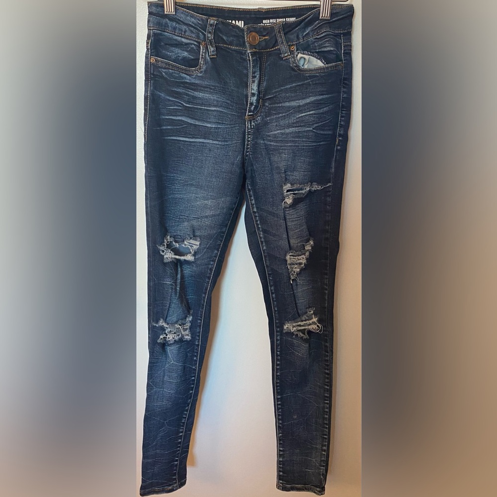 MIAMI…WOMENS Distressed Blue Jeans